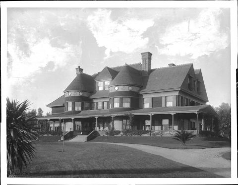 Senator John P. Jones Residence in Santa Monica, showing front lawn, ca.1898-1920 (CHS-2164)