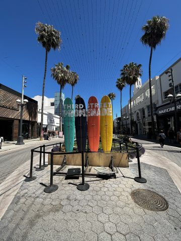 Third Street Promenade (Santa Monica) - des planches de surf