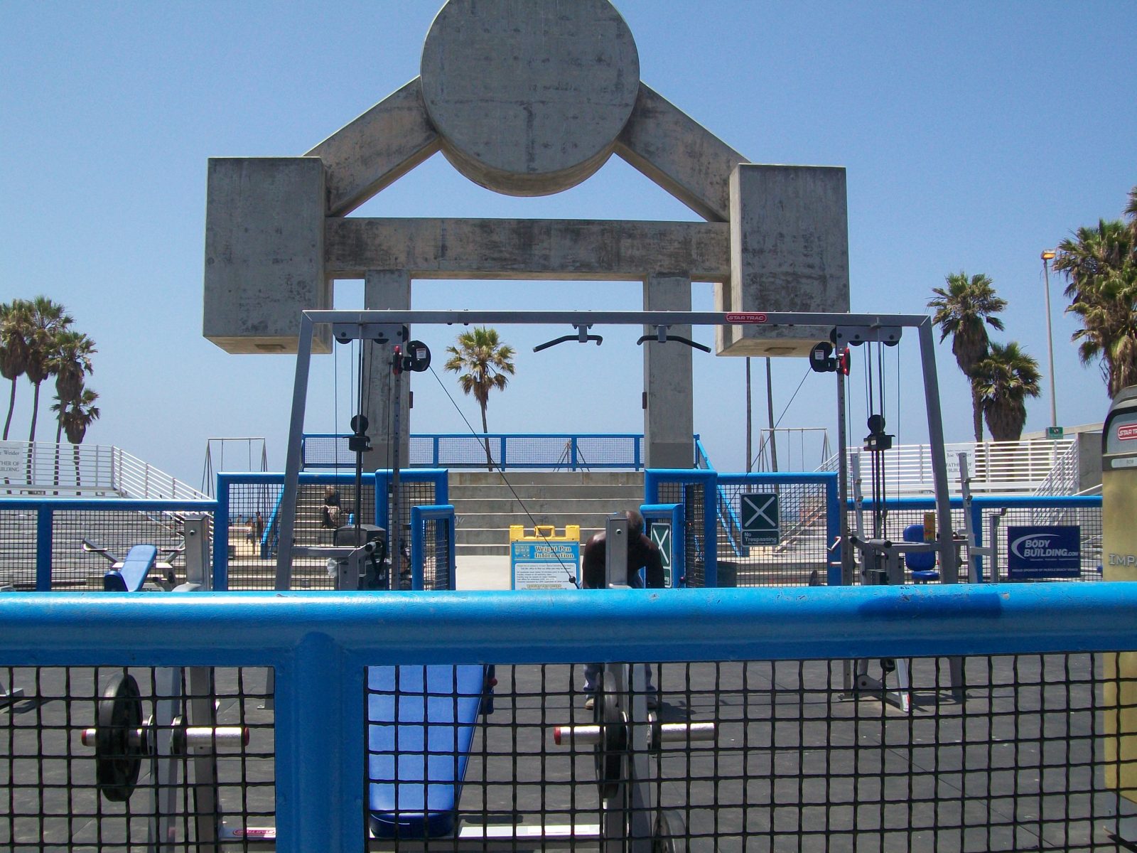 Muscle Beach Fitness - panoramio